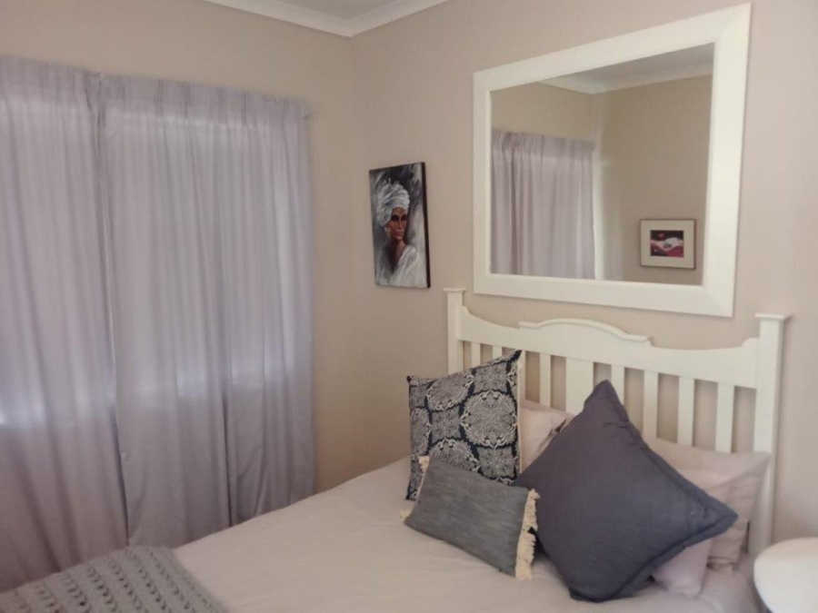 5 Bedroom Property for Sale in Wavecrest Eastern Cape